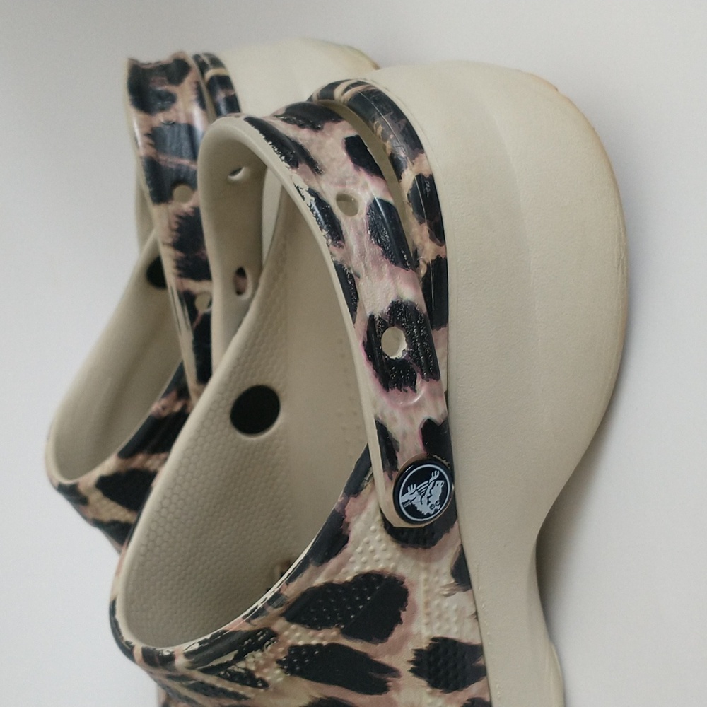 CROCS Platform Animal Print Comfort Clogs - Picture 4 of 12